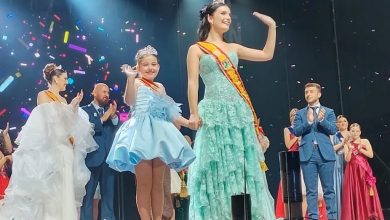 Photo of Ana García, de la peña Los Magos, y Martina Rodríguez, de la Cosa Nostra, Reinas de las Fiestas