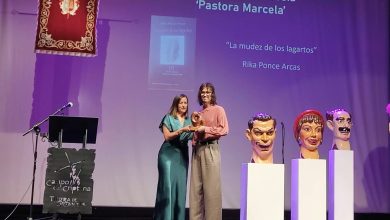 Photo of El alcantarillero Rika Ponce gana el premio de poesía Pastora Marcela
